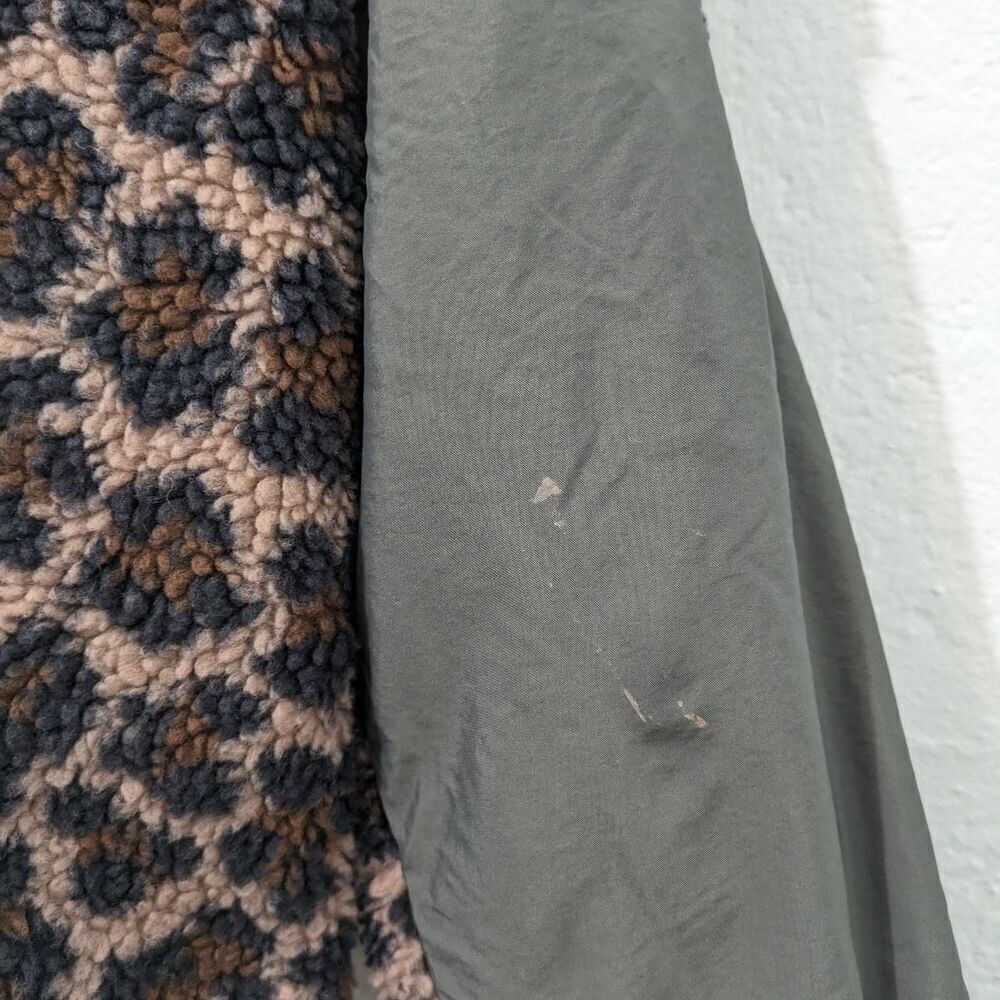 Green Leopard Cheetah Oversized Fleece Sherpa Zip Up Hooded Unisex Jacket - Picture 4 of 5